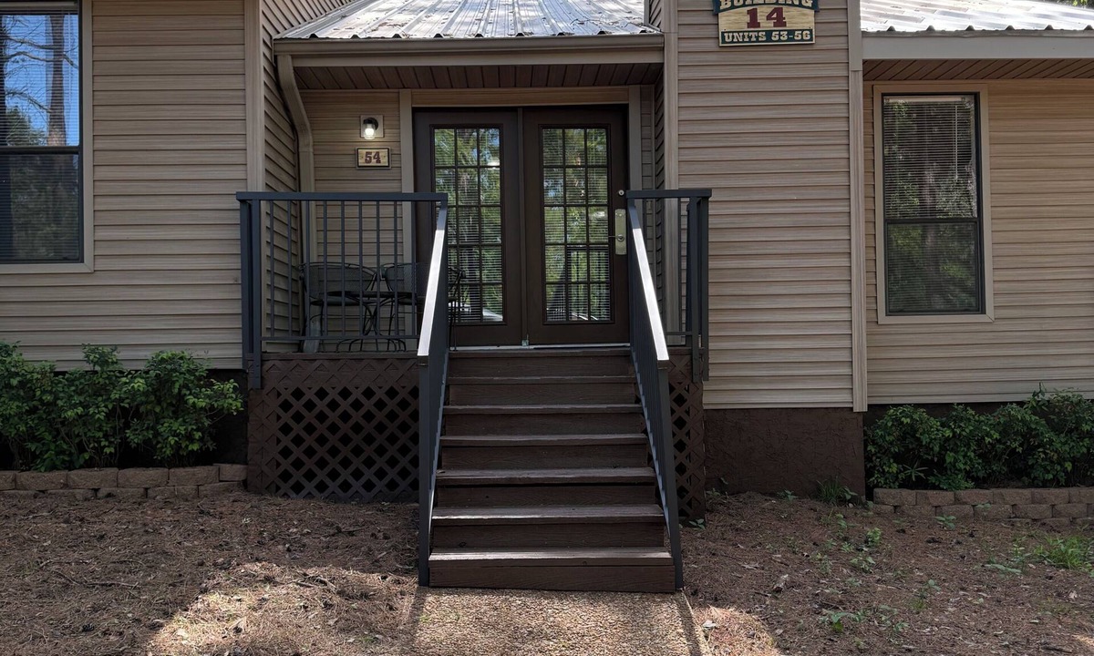 Holly Lake Ranch Apartment | Charming 2-bedroom apartment with AC in Holly Lake Ranch