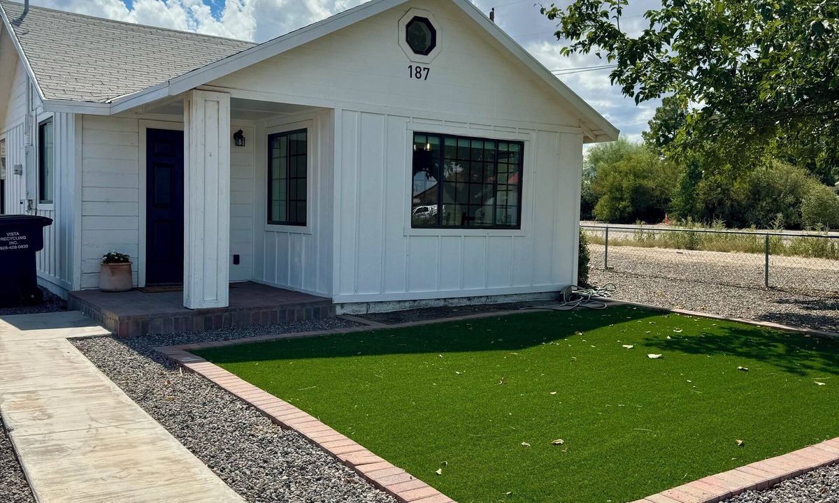 Pima Cottage | Charming 2-bedroom, 2-bathroom cottage with WiFi, AC in peaceful Pima