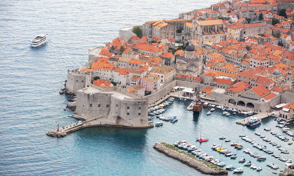 Dubrovnik Apartment | Charming 2-bedroom apartment with WiFi, AC in lovely Dubrovnik