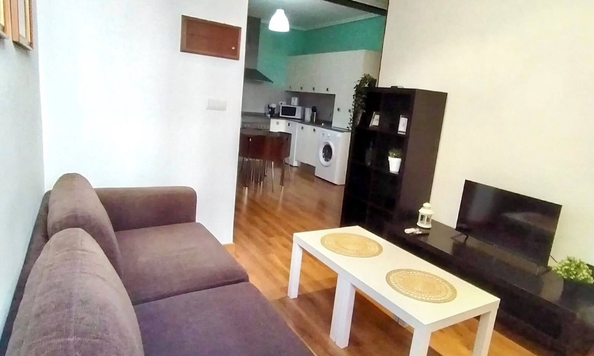 Trinitat Apartment | Charming 2-bedroom apartment in Downtown València. NEW PHOTOS SOON.