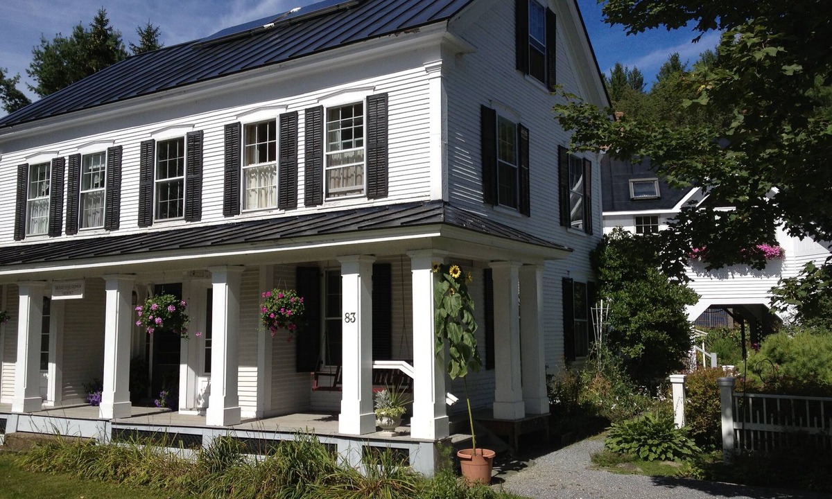 Hancock Apartment | Charming 2-bedroom apartment in wonderful Hancock with WiFi