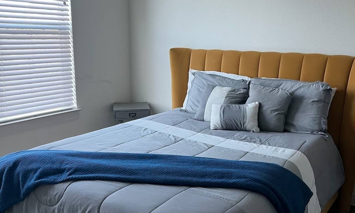 Barker Apartment | Charming 2-bedroom apartment with WiFi, AC in lovely Houston