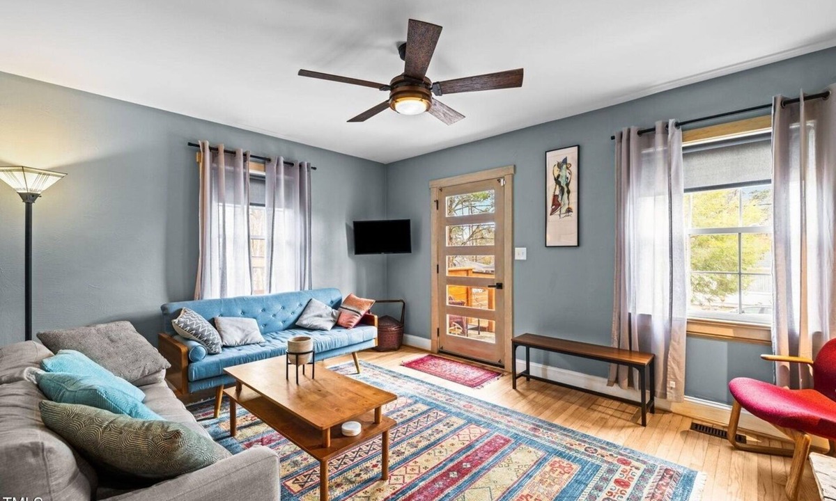 Durham Apartment | Charming 2-bedroom apartment in Durham - Lakewood