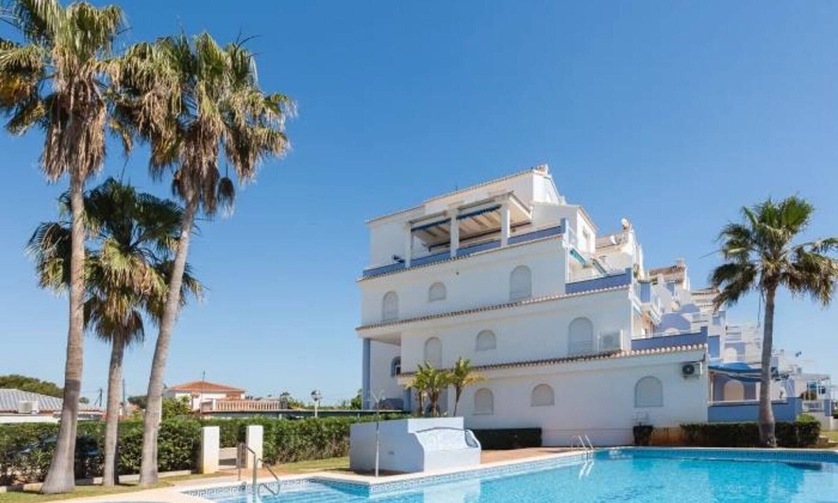 Les Deveses Apartment | Charming 2-Bedroom Apartment in Denia, Beach Access, Parking Included