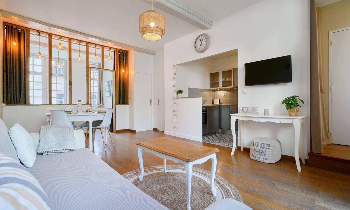 Old Lille Apartment | Charming 2 bedroom apartment with terrace