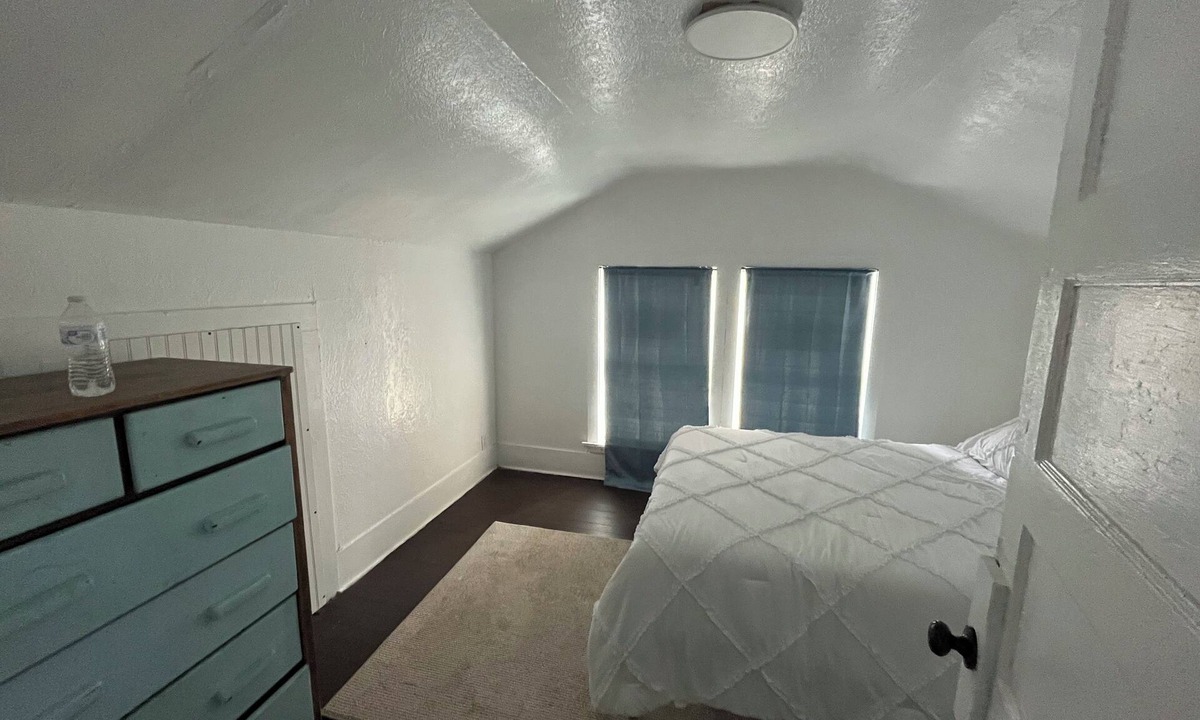 Taft Apartment | Charming 2-bedroom apartment with AC, WiFi in delightful Taft