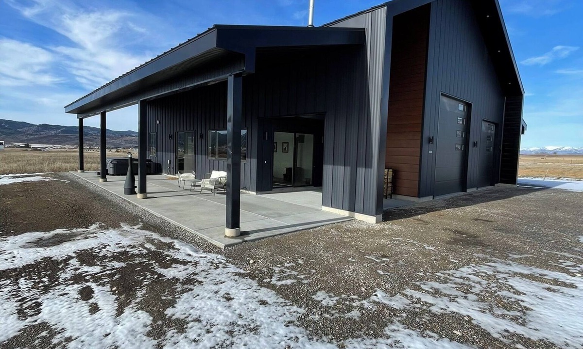 Thayne House | Charming 2-bedroom barndominium unit A in superb Thayne with AC