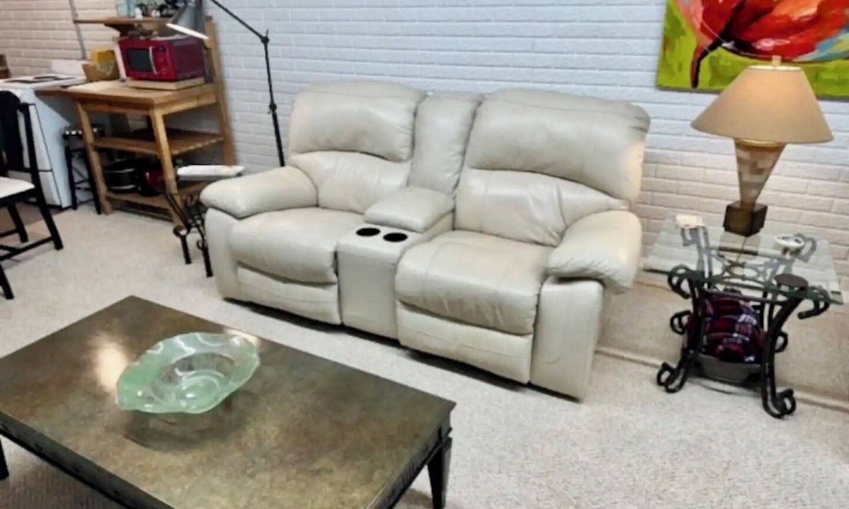 Republic Apartment | Charming 2-bedroom Basement apartment with WiFi & Private Patio in Republic, Mo