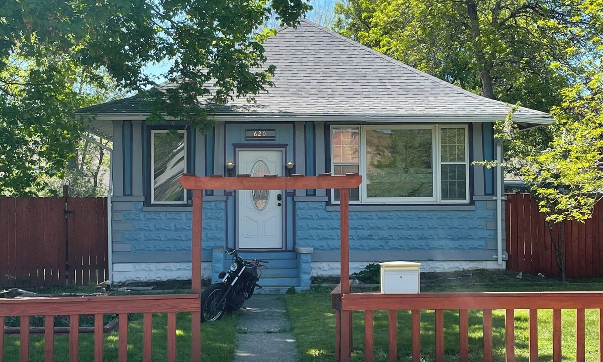Central - Terry House | Charming 2-bedroom + bonus room and laundry in nice house with WiFi, AC