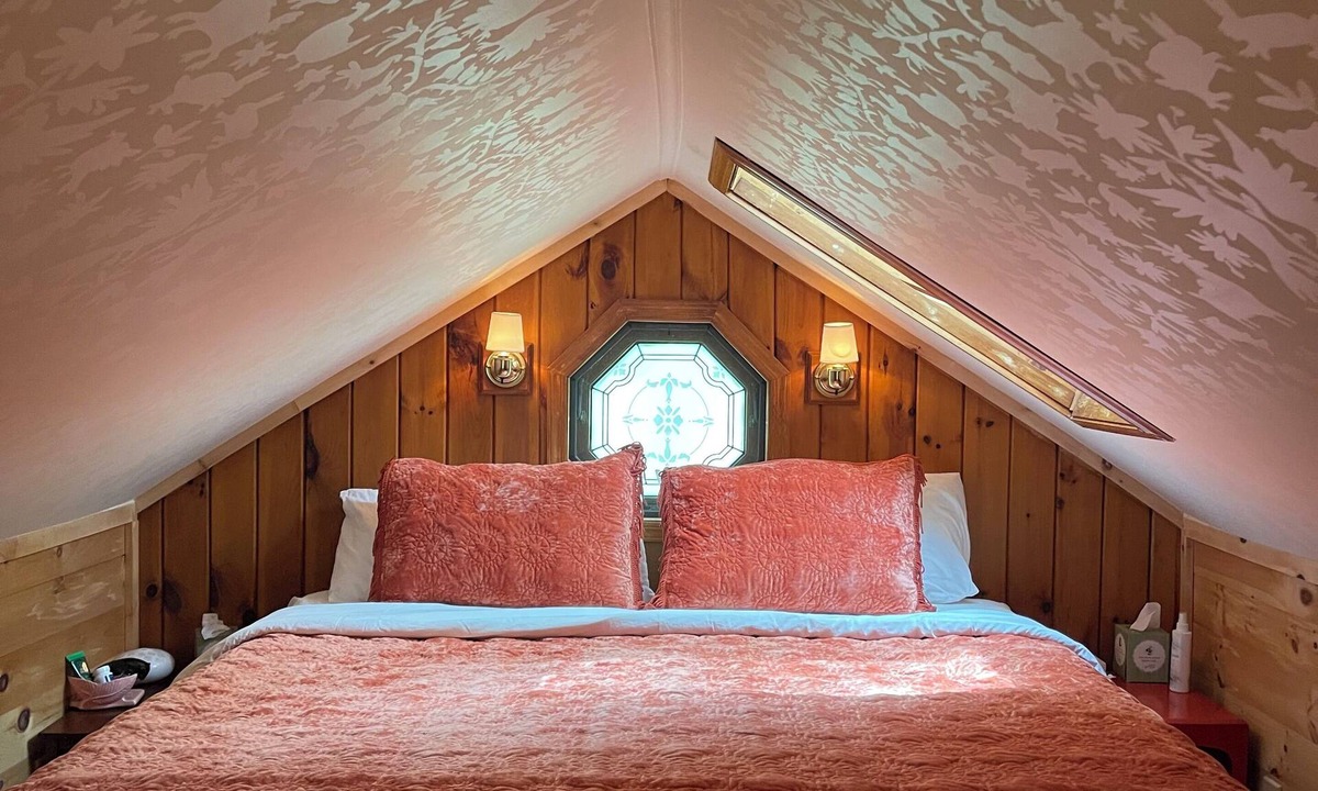 Town of Conesville Cabin | Charming 2-bedroom cabin in enchanting Gilboa with WiFi