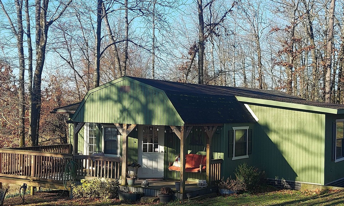 Wickes Cabin | Charming 2-bedroom cabin close to The Cossatot River.