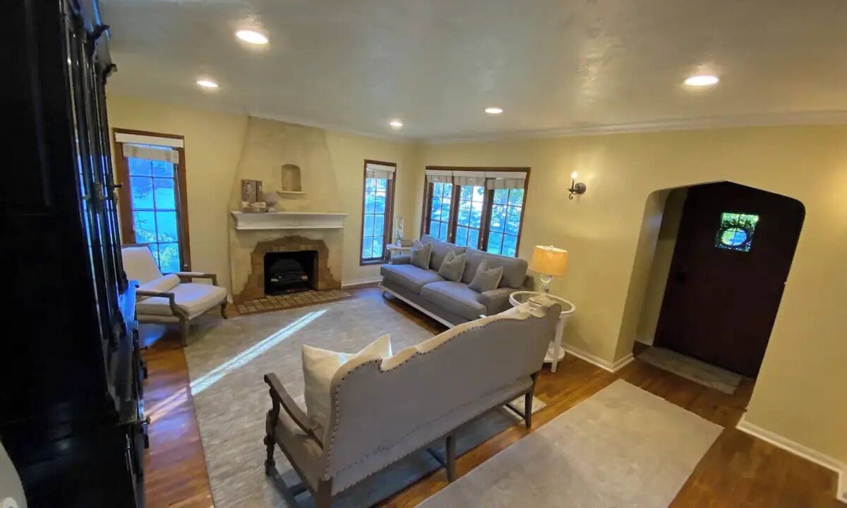 Bountiful House | Charming 2-bedroom cottage in Bountiful with WiFi and AC