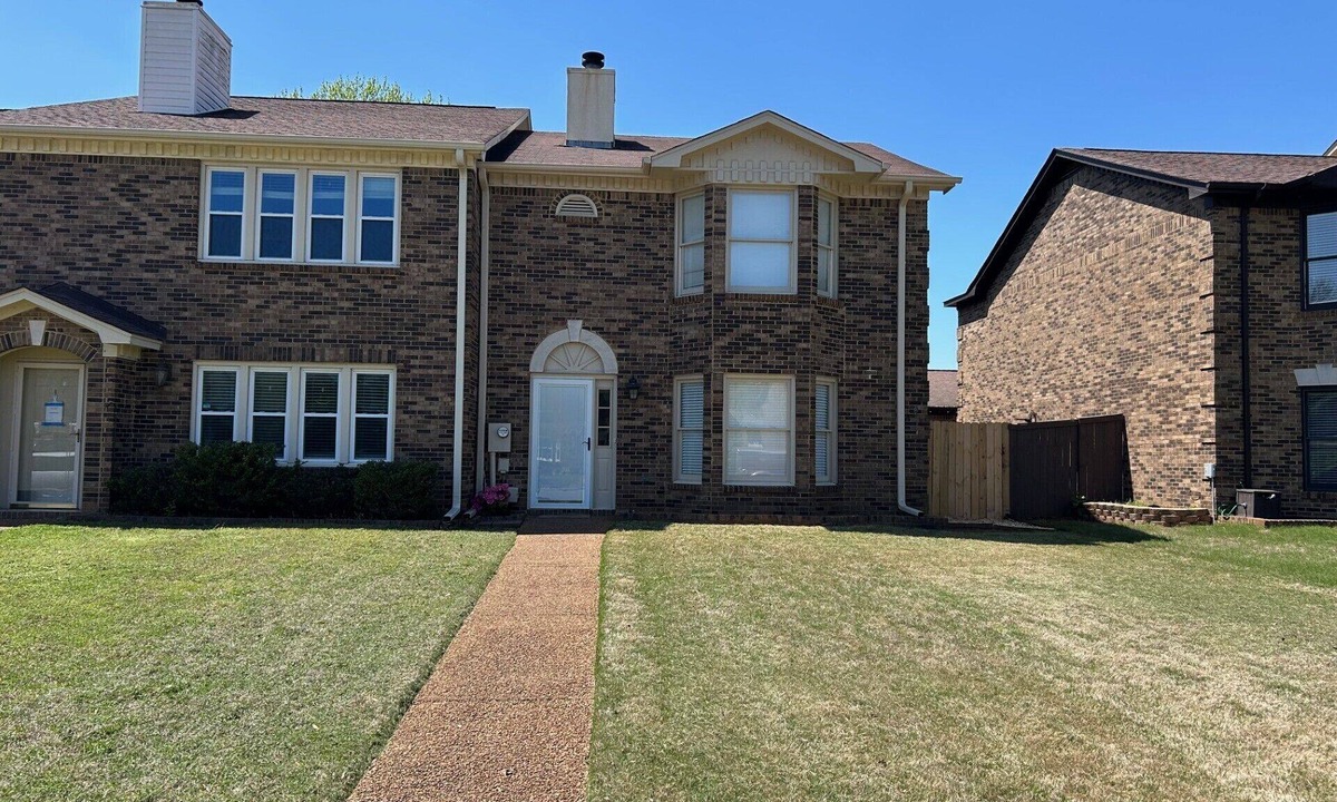 Madison House | Charming 2-bedroom corporate townhome in pleasant Madison.