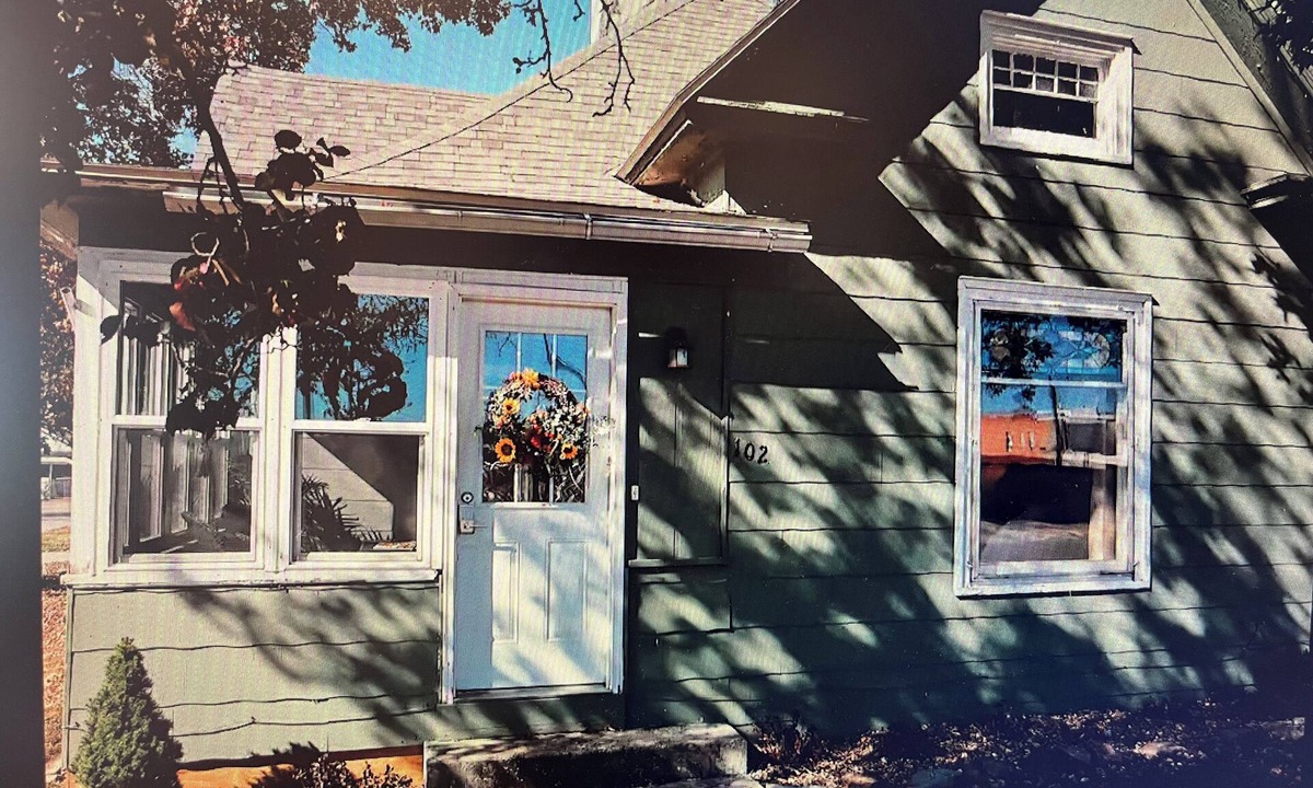 Crane Cottage | Charming 2-bedroom cottage in Crane, MO