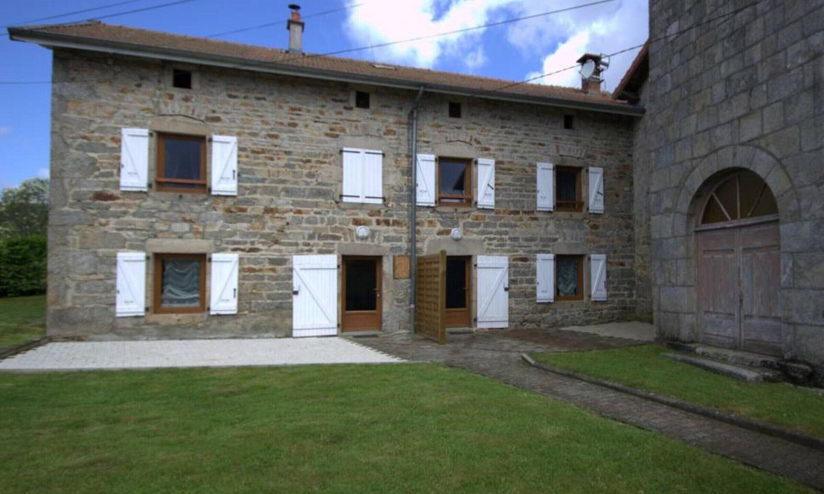 La Chambonie Cottage | Charming 2-bedroom home, pets allowed, mountain