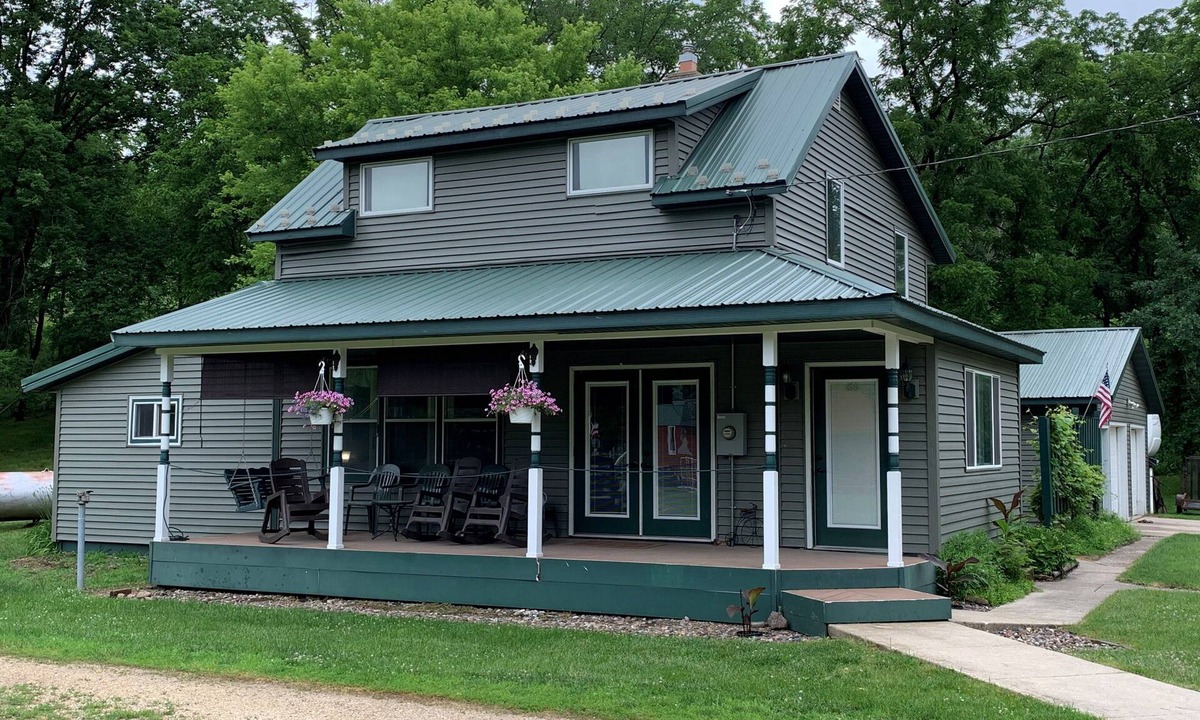 Whalan House | Charming, 2 bedroom home on the Root River Bike Trail in Whalan