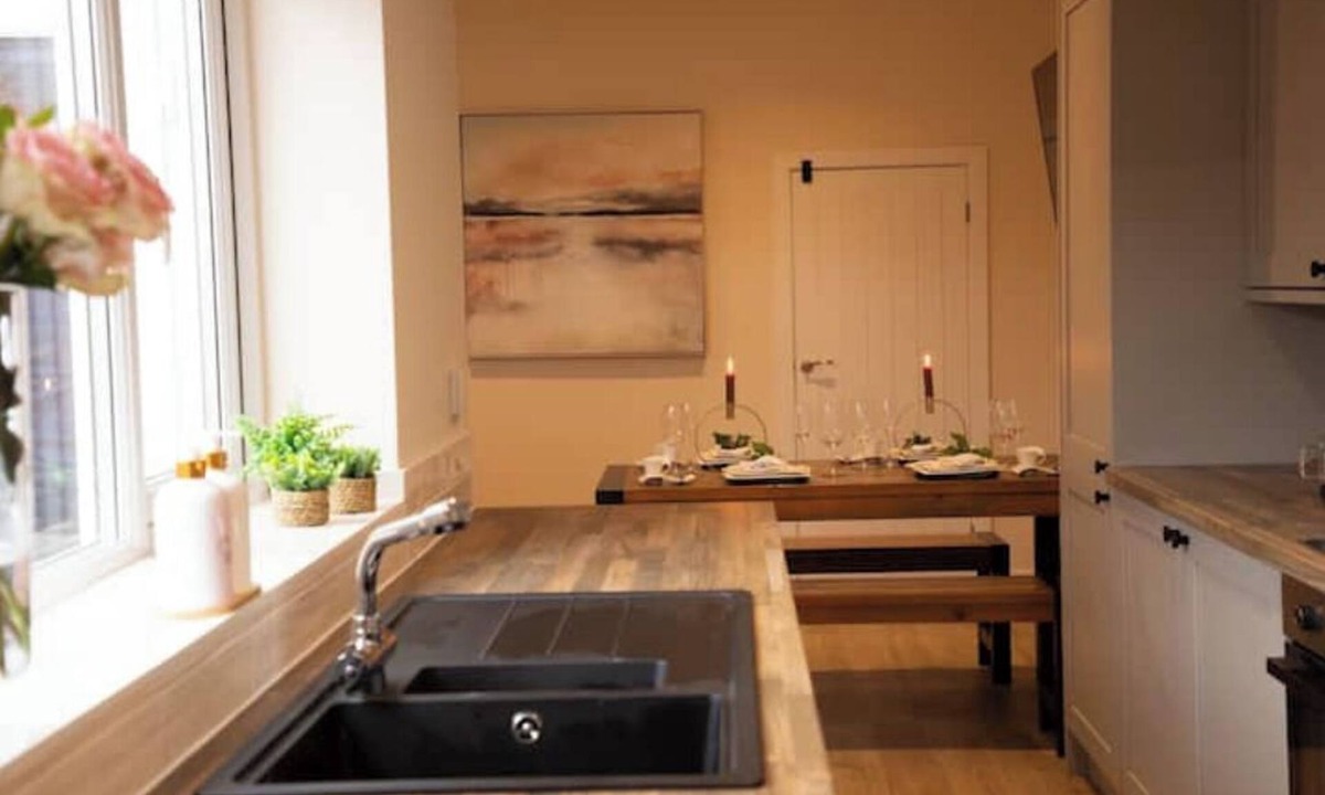 Lincoln House | Charming 2-Bedroom House