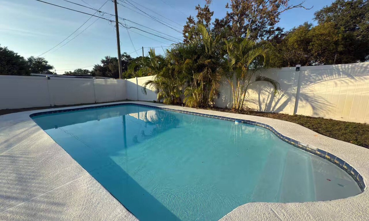 Walsingham House | Charming 2-bedroom house with Pool.