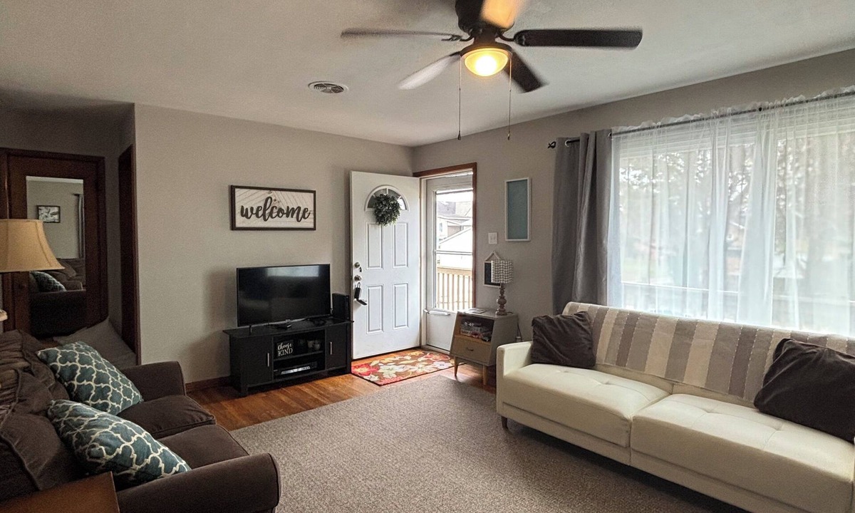 Bedford House | Charming 2-bedroom house with WiFi, AC in superb Bedford