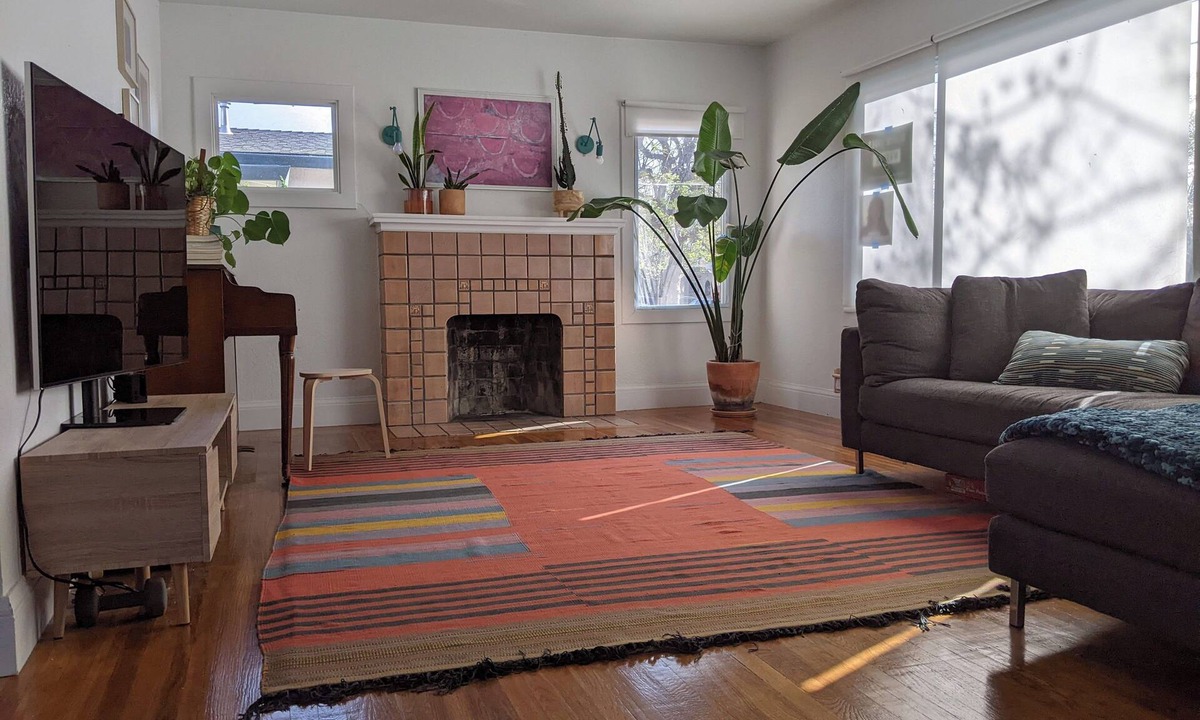 Oakland House | Charming 2-bedroom house in East Oakland with AC