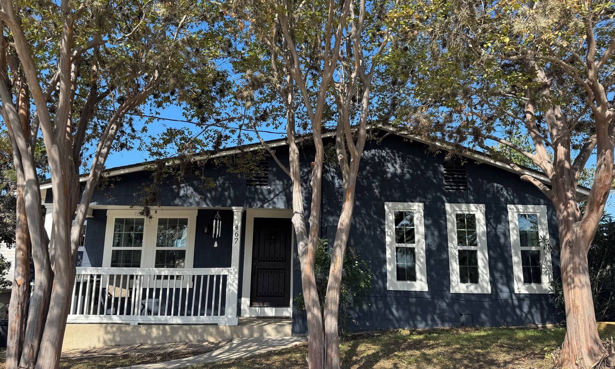 Mico House | Charming 2-bedroom house on Medina Lake