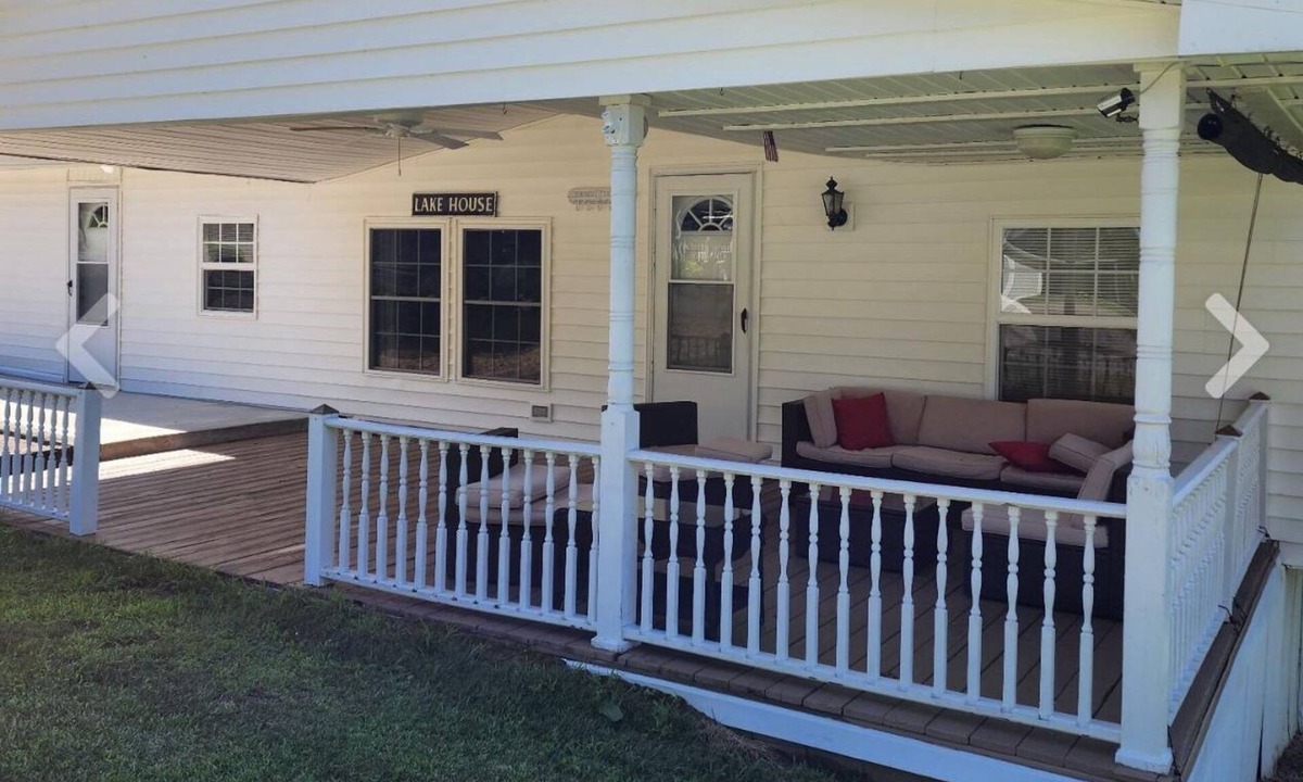 Dover House | Charming 2-bedroom house by the lake in Dover TN