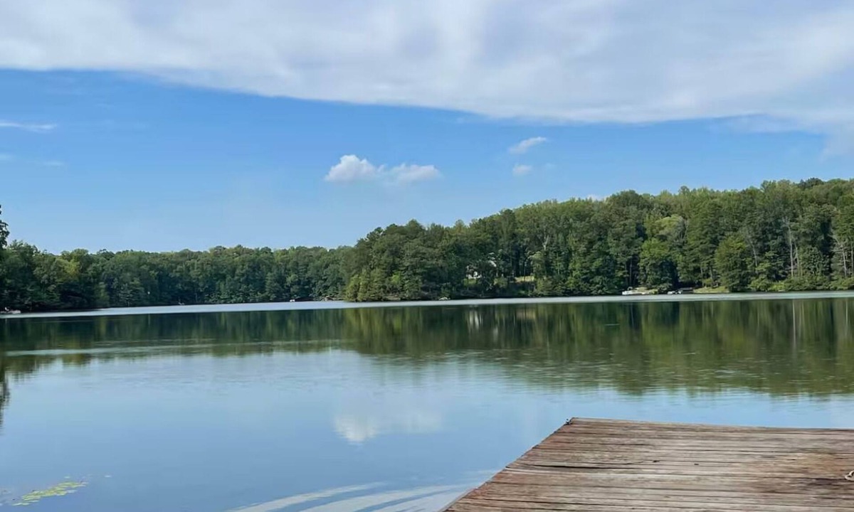 Roxboro House | Charming 2-bedroom lakehouse with HVAC in cozy Roxboro