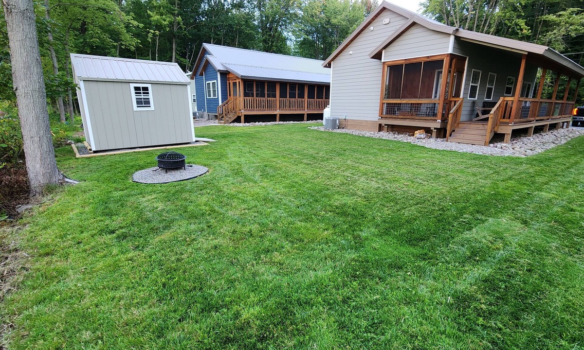 Blossvale House | Charming 2-bedroom house in Sylvan Beach
