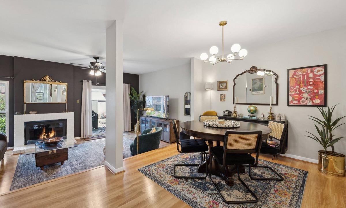 North Chesterfield Condo | Charming 2-Bedroom Vintage Modern Condo in Midlothian with AC, Wi-Fi, Pool