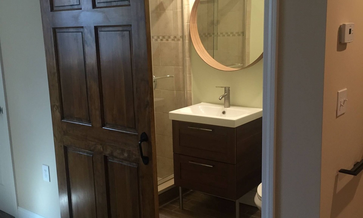 Highland Park House | Charming 2 level apartment