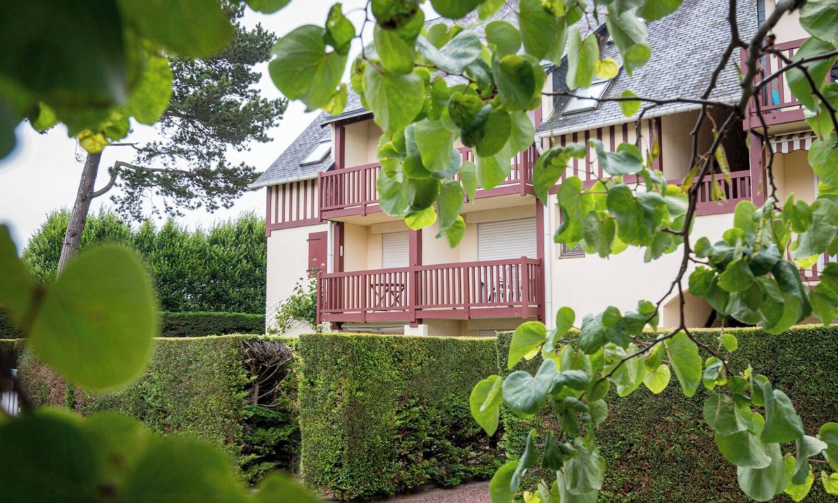 Tourgeville Apartment | Charming 2-room apartment, sea, beach, not overlooked