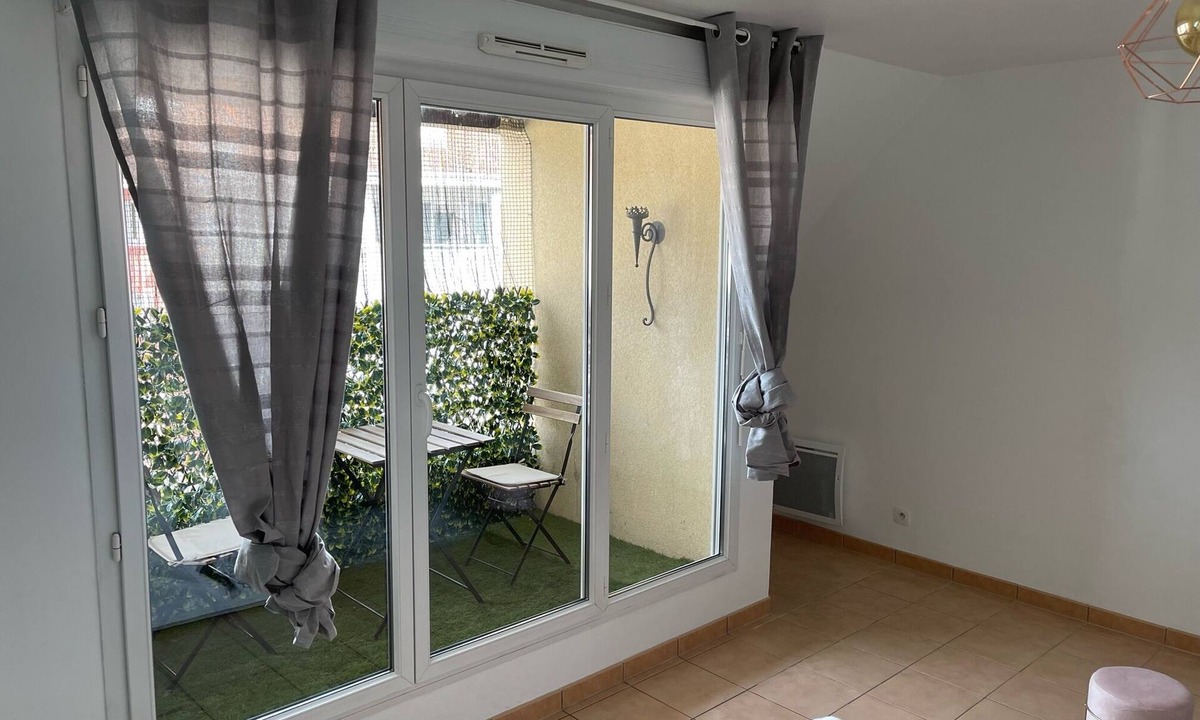 Creil Apartment | Charming 2-room apartment at CREIL train station