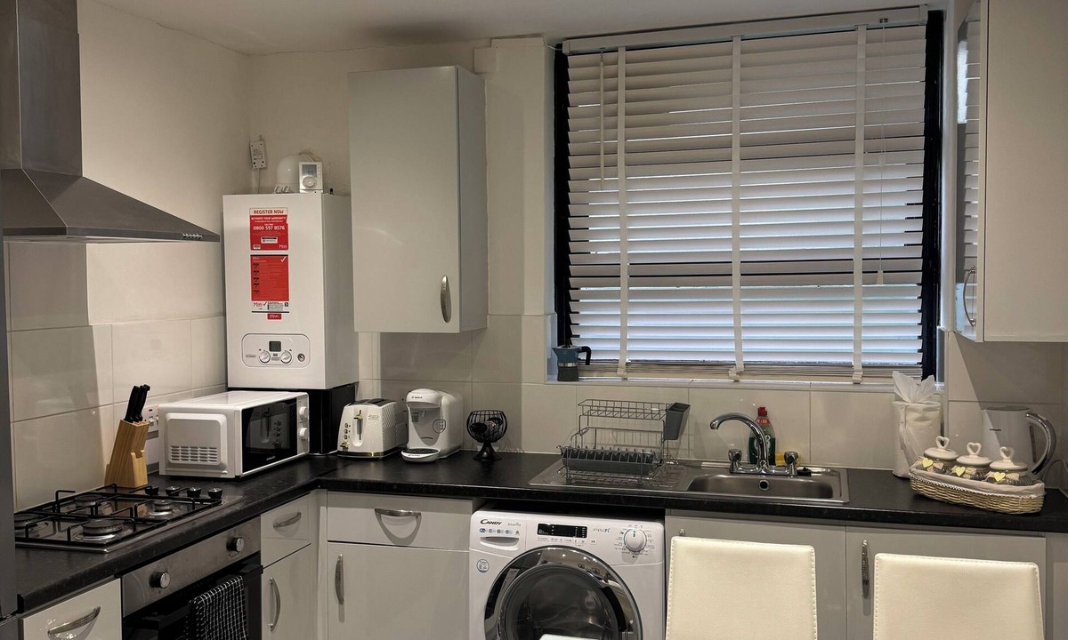 Bromley South Apartment | Charming 2BD Flat Excellent Location