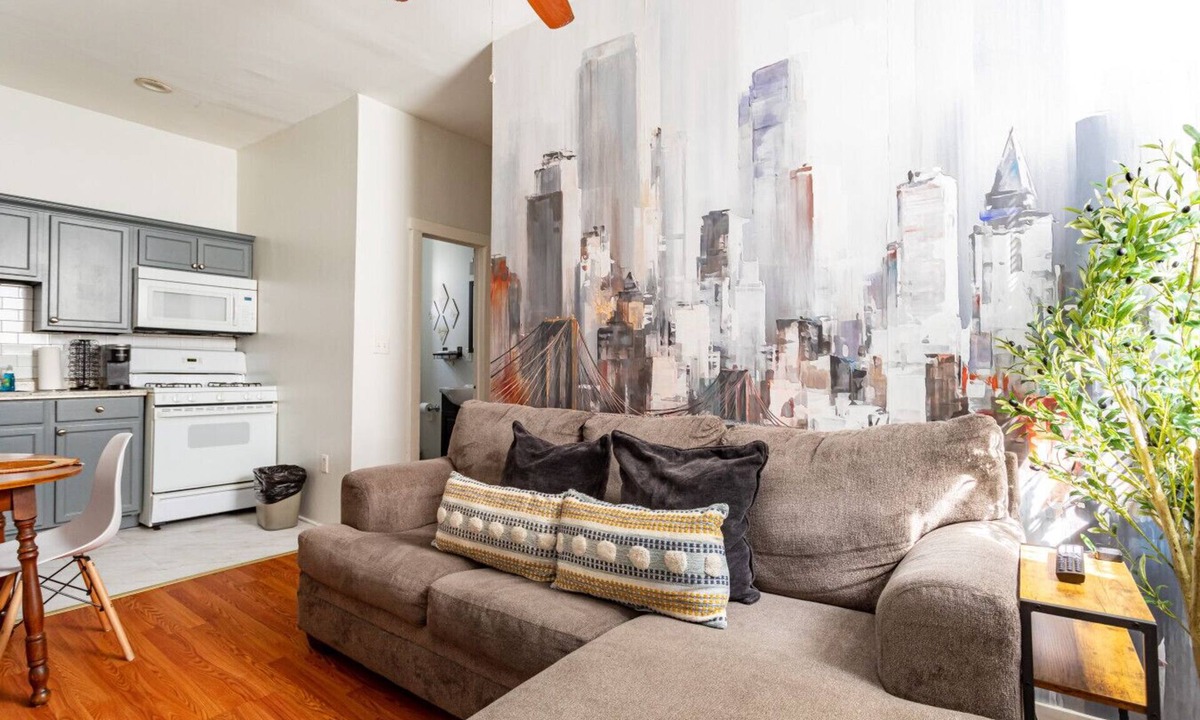 Constable Hook Apartment | Charming 2BR (6 Beds) | Walk to NYC Transit