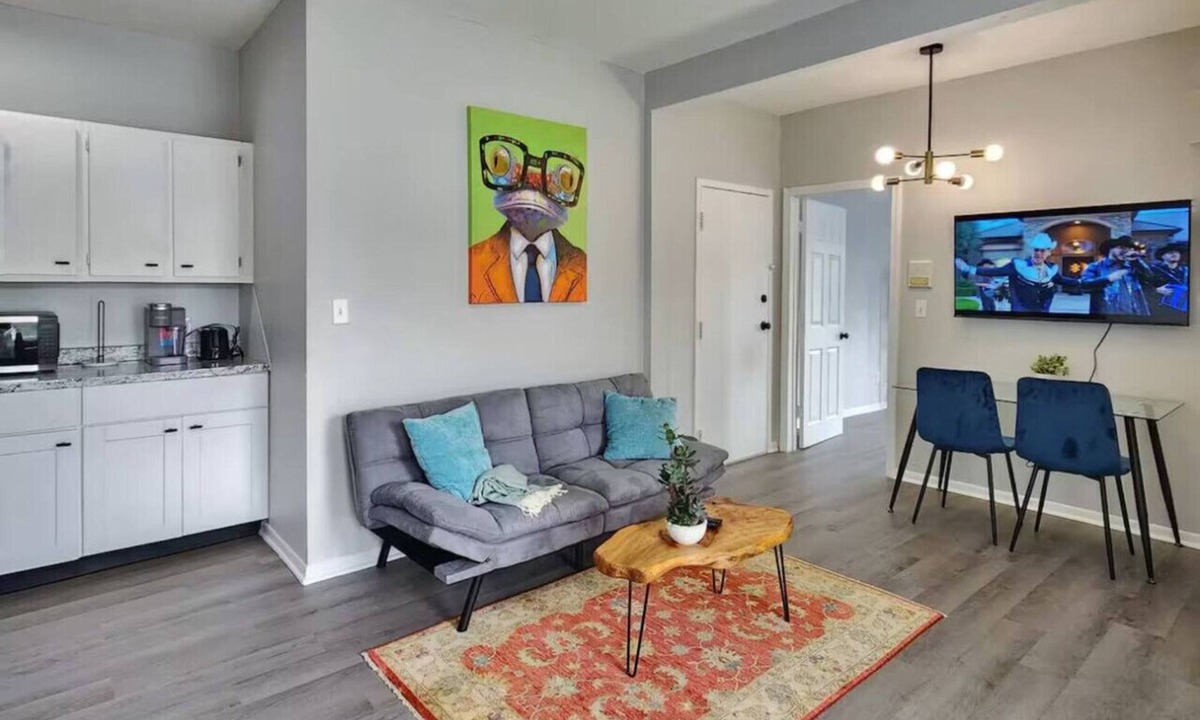 Metro Center House | Charming 2BR Apartment Near Downtown Springfield