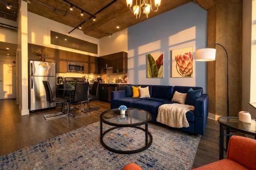 Near South Side Apartment | Charming 2BR Apartment with Skyline view, Optional Parking & Gym Access Near McCormick Place, Lakefront and Soldier Field