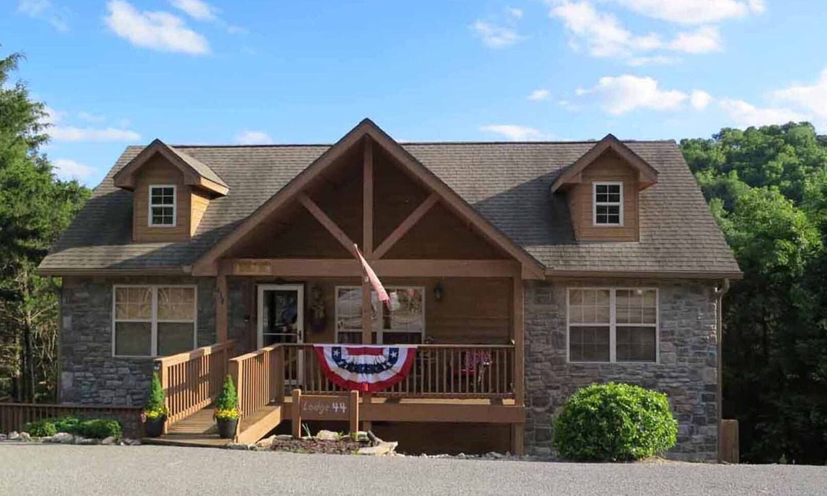 Branson West Cabin | CHARMING 2BR. CABIN, NEAR SILVER DOLLAR CITY, BOOK NOW FOR SUMMER 26
