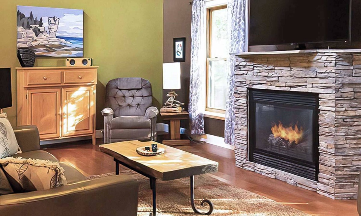 Tobermory House | Charming 2BR Forest Cabin—Little Tub Harbour