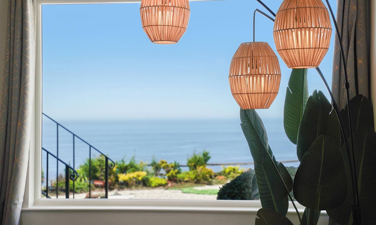 Pacifica Apartment | Charming 2BR Ocean Getaway in Pacifica