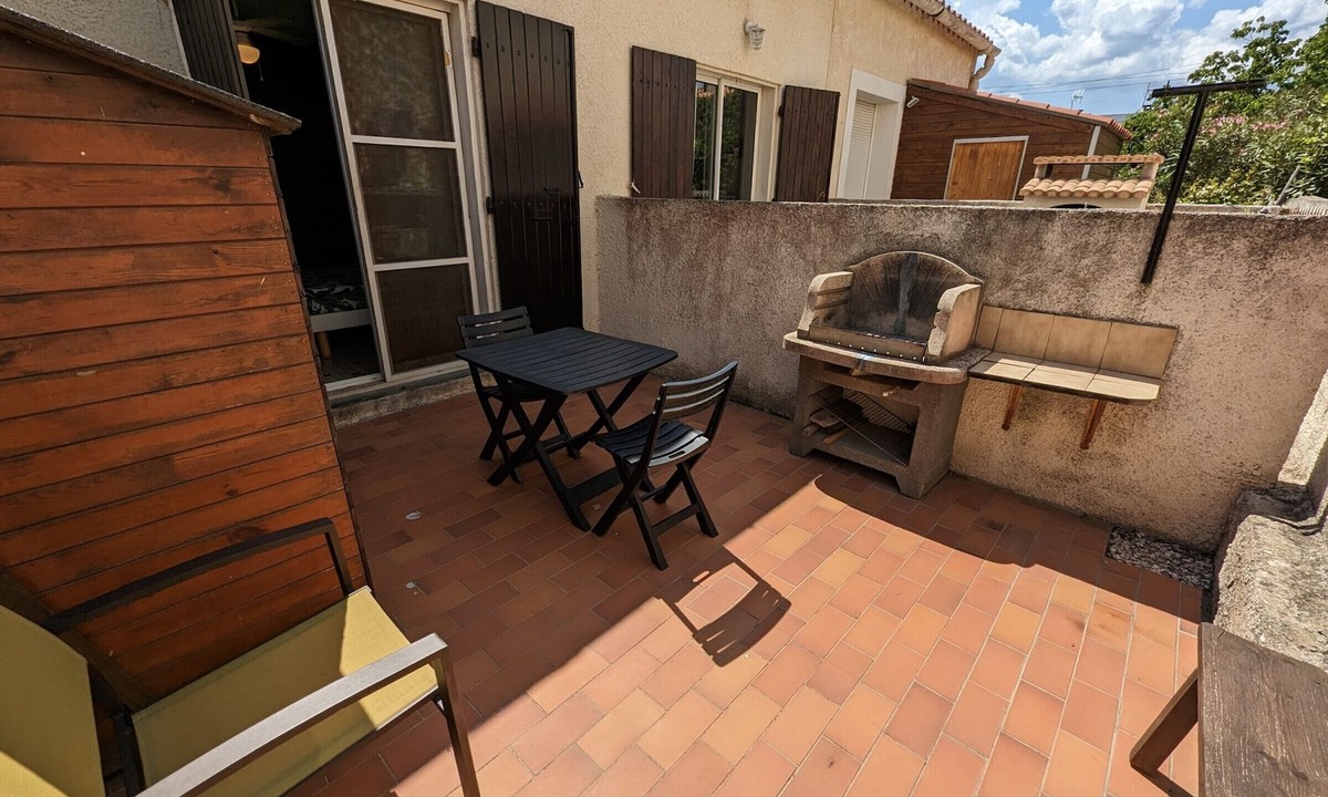 Port-la-Nouvelle Villa | Charming 2BR Villa, Beaches Nearby, Terrace, Modern Amenities, Sleeps 4