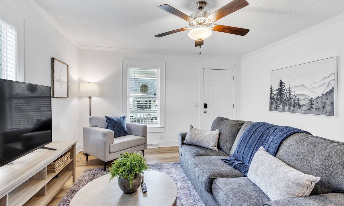Parker House | Charming 2BR Walkable to Swamp Rabbit Trail