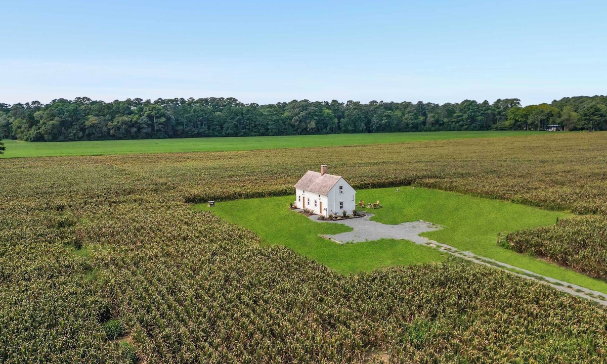 Locustville Cabin | Charming 2BR with Fire Pit on Farm - 10 Min to Wharf