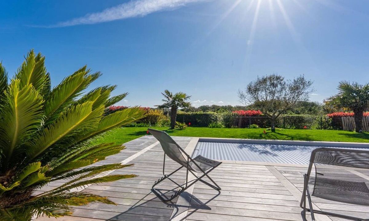 Saint-Martin-de-Re Villa | Charming 3-Bed Villa with Private Pool in Saint-Martin-de-Ré