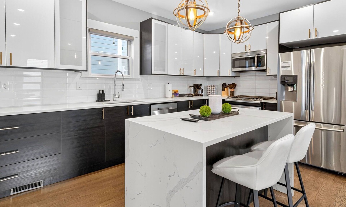 East Somerville House | Charming 3 Bdr w/2 Parking Spots, Kids Play Area