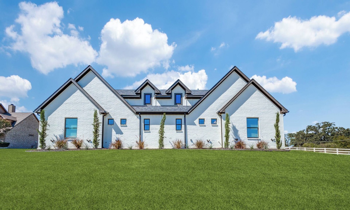 Denton House | Charming 3-bedroom home in Hickory Creek