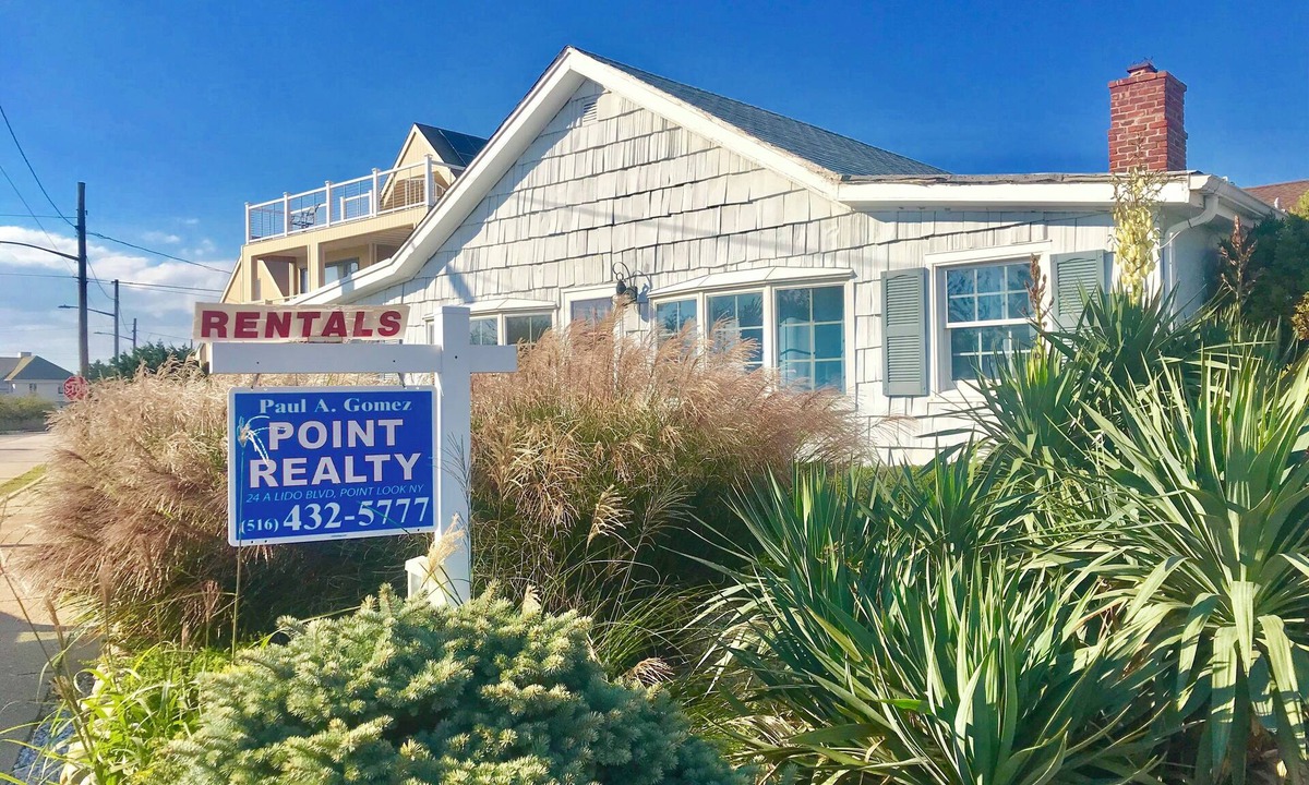 Point Lookout Cottage | Charming 3-bedroom Steps from Beach in Point Lookout