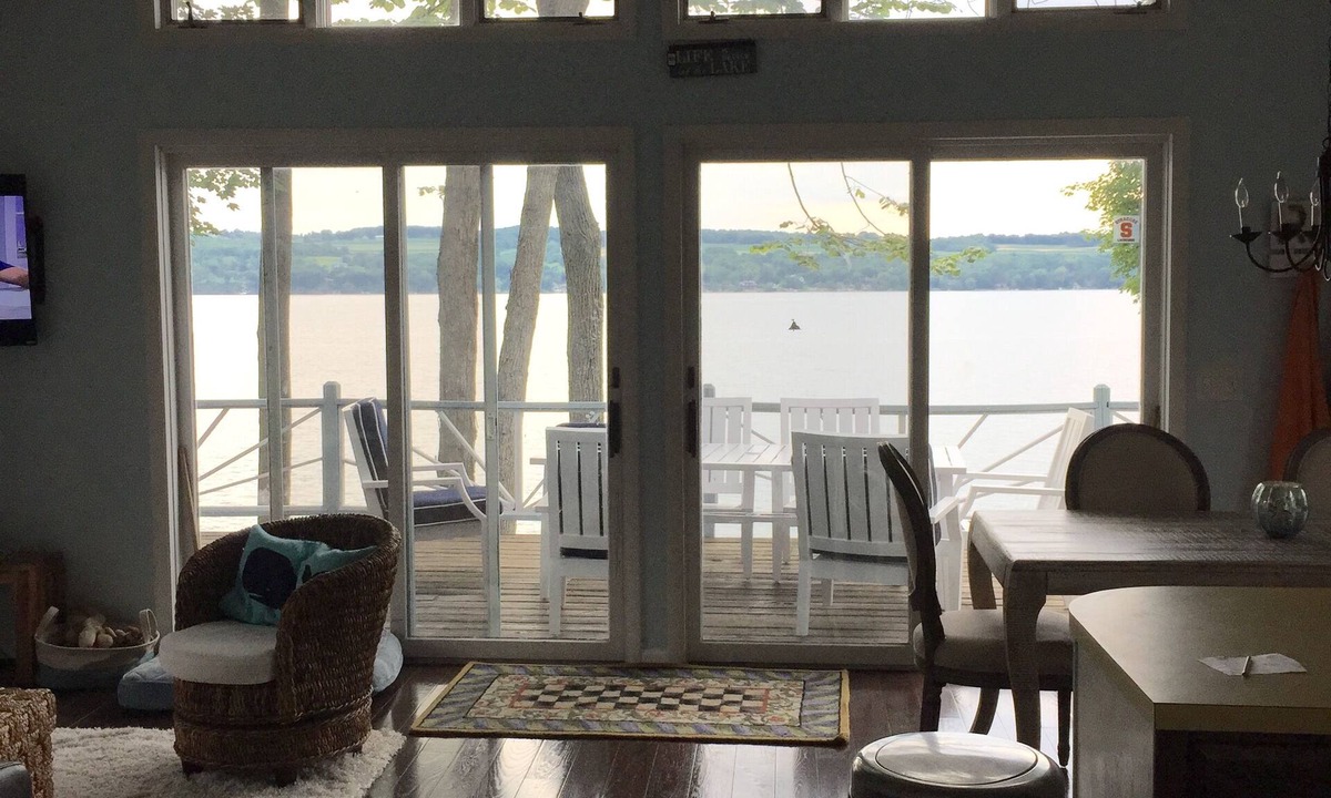 Skaneateles House | Charming 3 bedroom 2 bath Skaneateles Lakefront Home 4 miles to Village