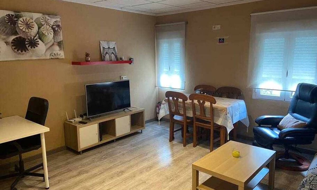Petrer Apartment | Charming 3 Bedroom Apartment in Petrer, Spain