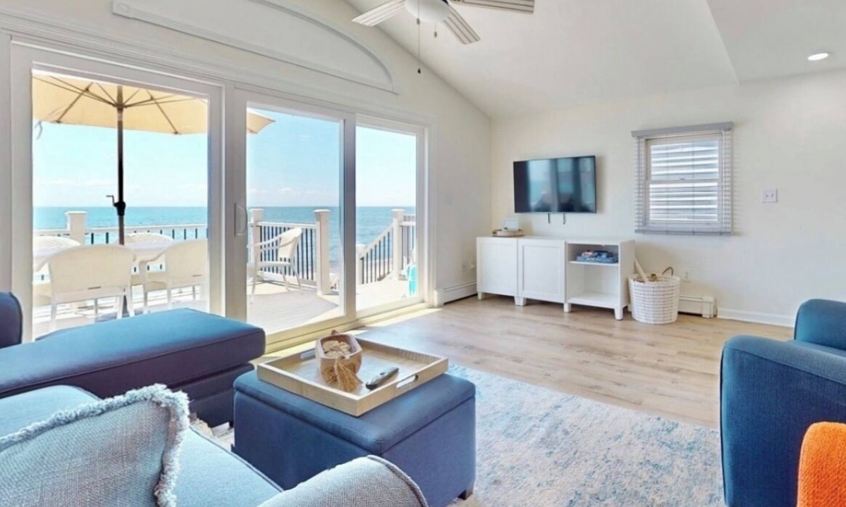 Milford Cottage | Charming 3 Bedroom Beach Front Cottage