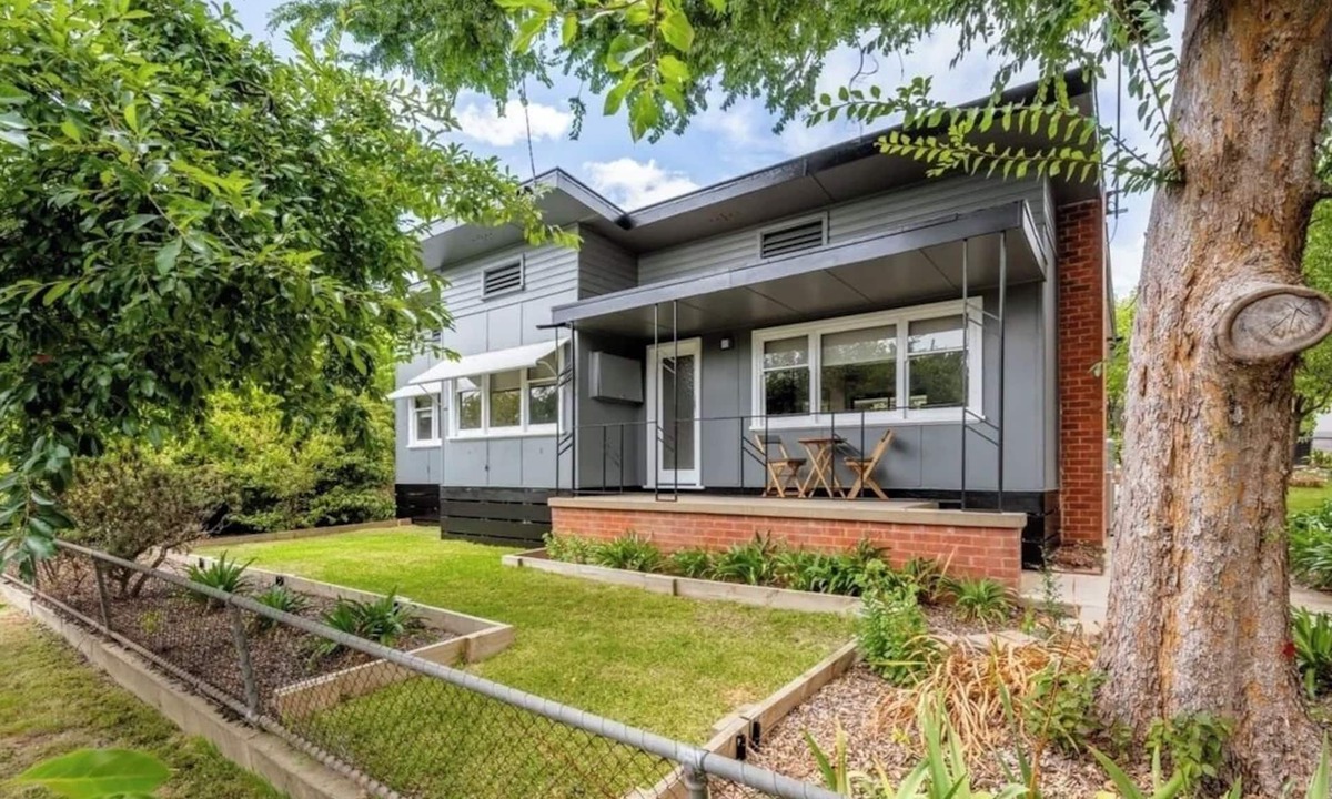 Beechworth Cottage | Charming 3-bedroom cottage in historical Beechworth